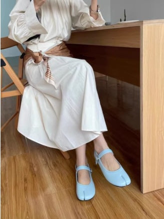 Gentle-Step Tabi Flats