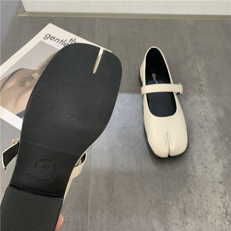 Gentle-Step Tabi Flats