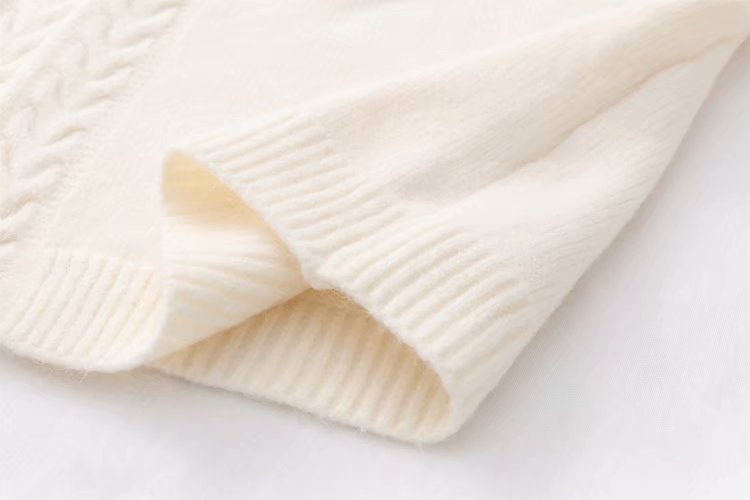 Sweet-Embroidery Balloon Cardigan